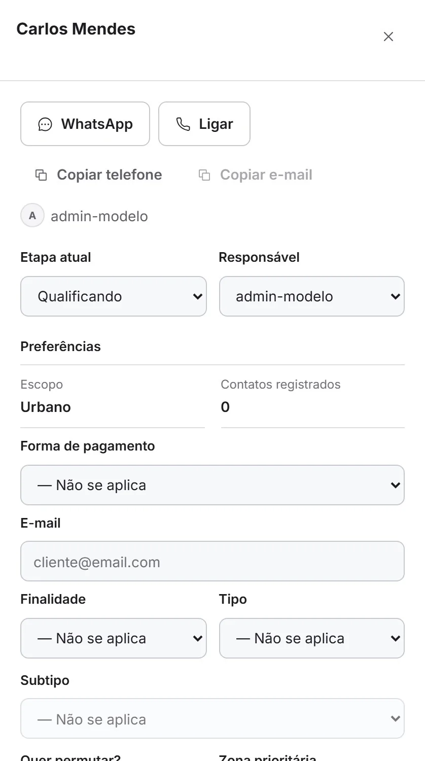 Ficha do lead com botões de WhatsApp e ligar, etapa atual, responsável e preferências.